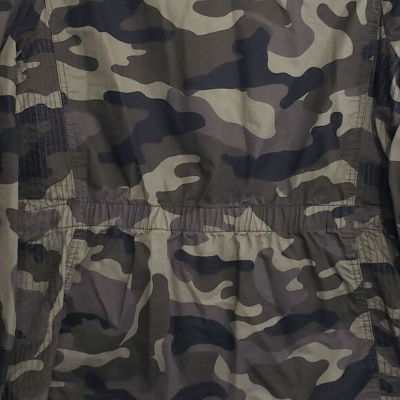 Love Tree Women's Camo Jacket, Size Large - Picture 10 of 10
